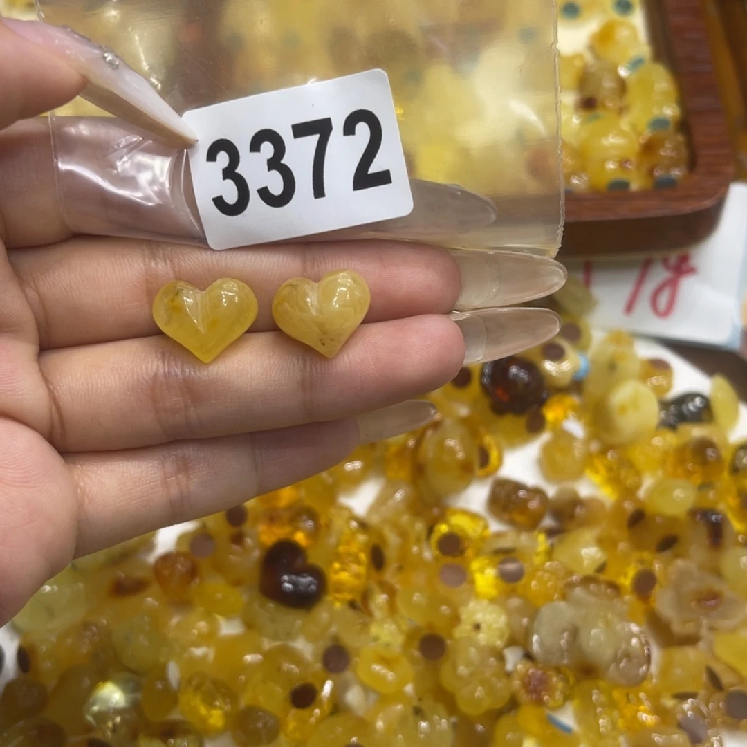 琥珀未镶嵌珠宝奇石