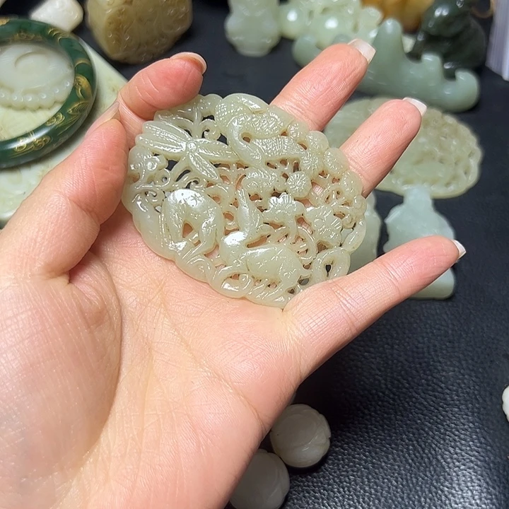 和田玉未镶嵌颈饰