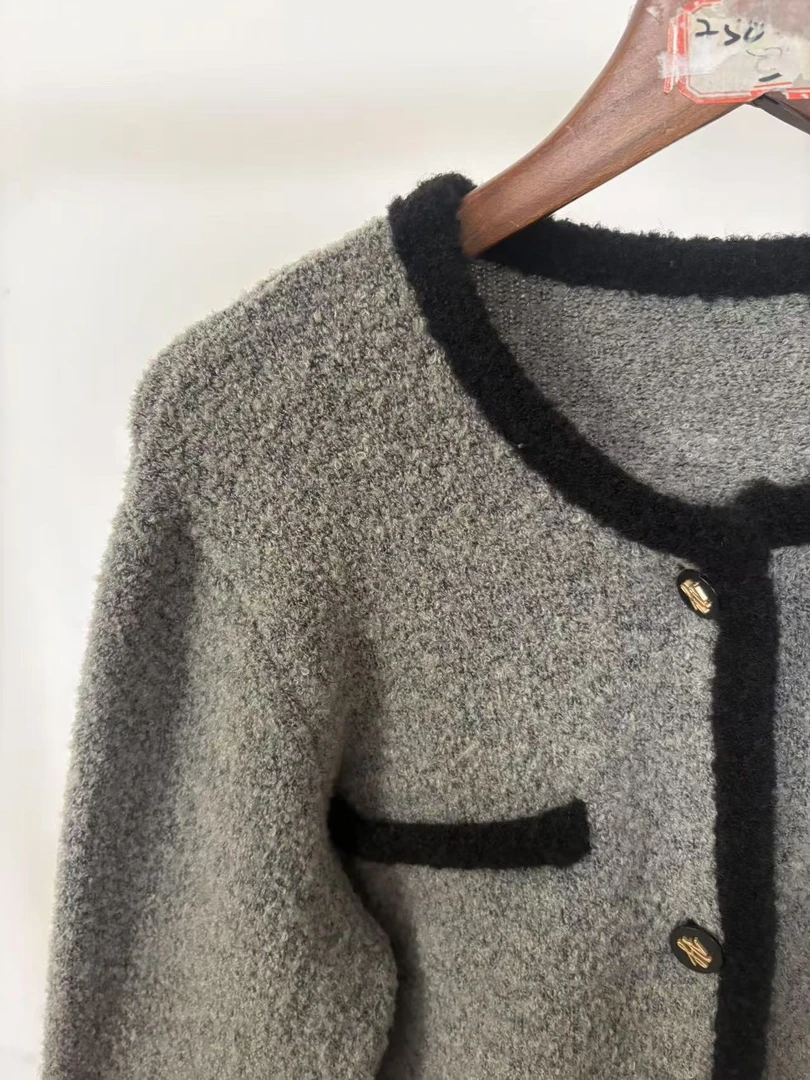 【十一】H 时尚春秋季图案黑色百搭针织毛衣开衫 ZK161