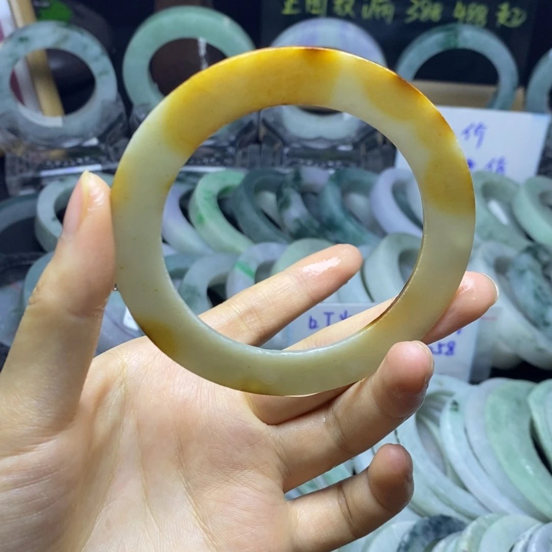 定制翡翠未镶嵌手镯