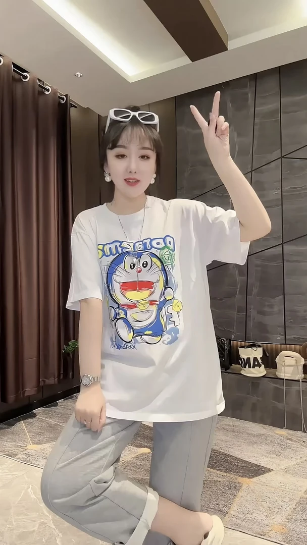 2025年洋气甜美时尚潮流设计感卡通图案圆领宽松显瘦百搭上衣女款