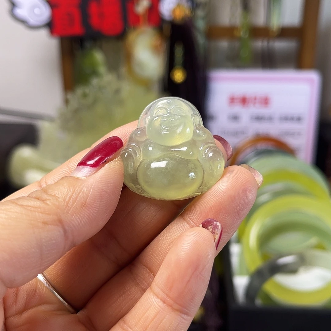 蛇纹石玉未镶嵌颈饰一个岫玉佛公（29.9）