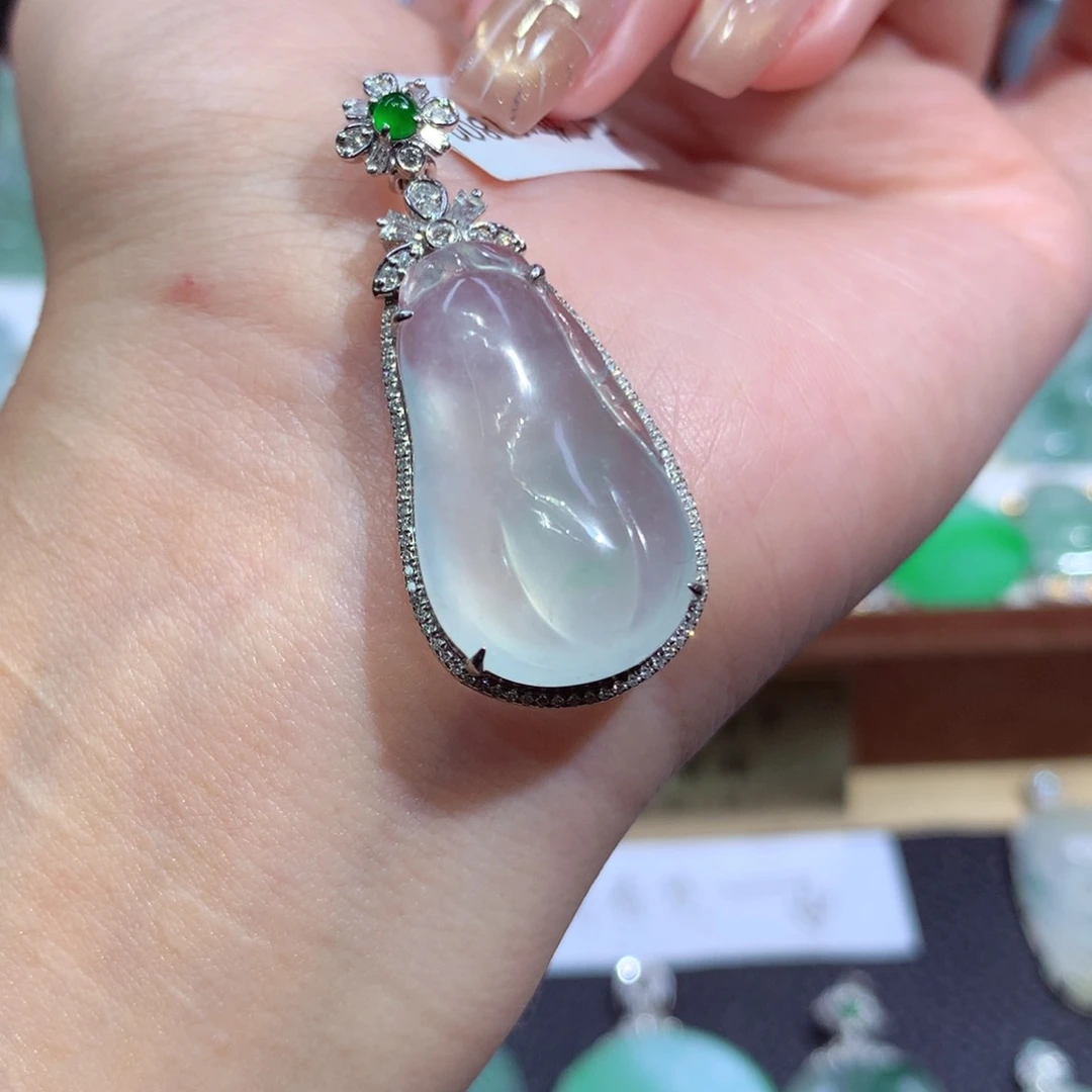 吊坠(不含链)18K金镶嵌翡翠