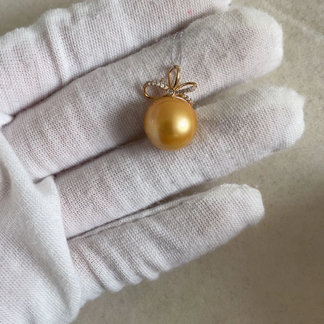 18K金镶嵌海水珍珠吊坠(不含链)12.1mm