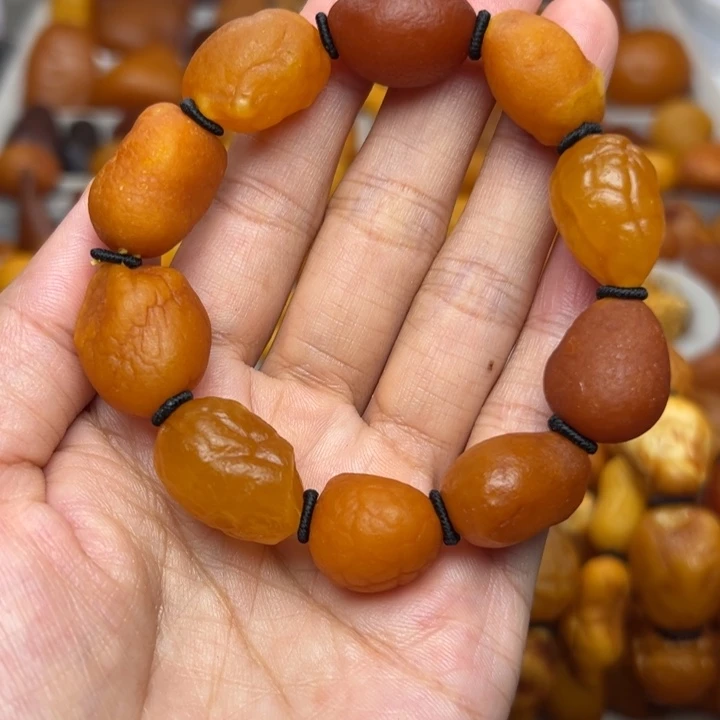 琥珀未镶嵌颈饰天然蜜蜡