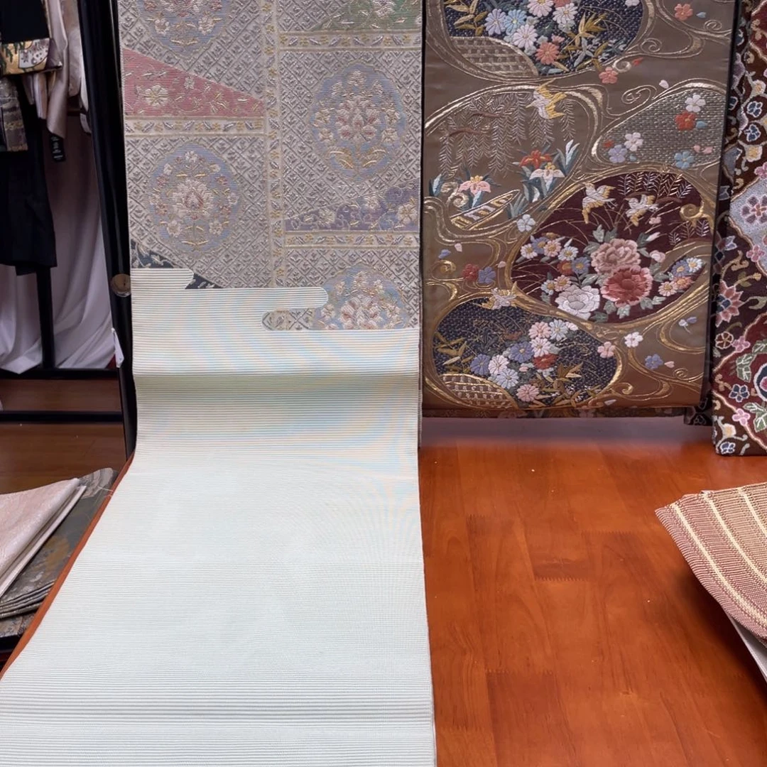 织绣两通纳纱绣工艺