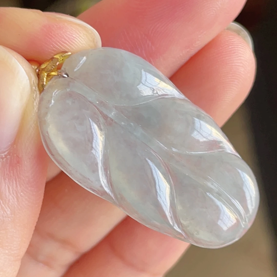 翡翠颈饰未镶嵌叶子