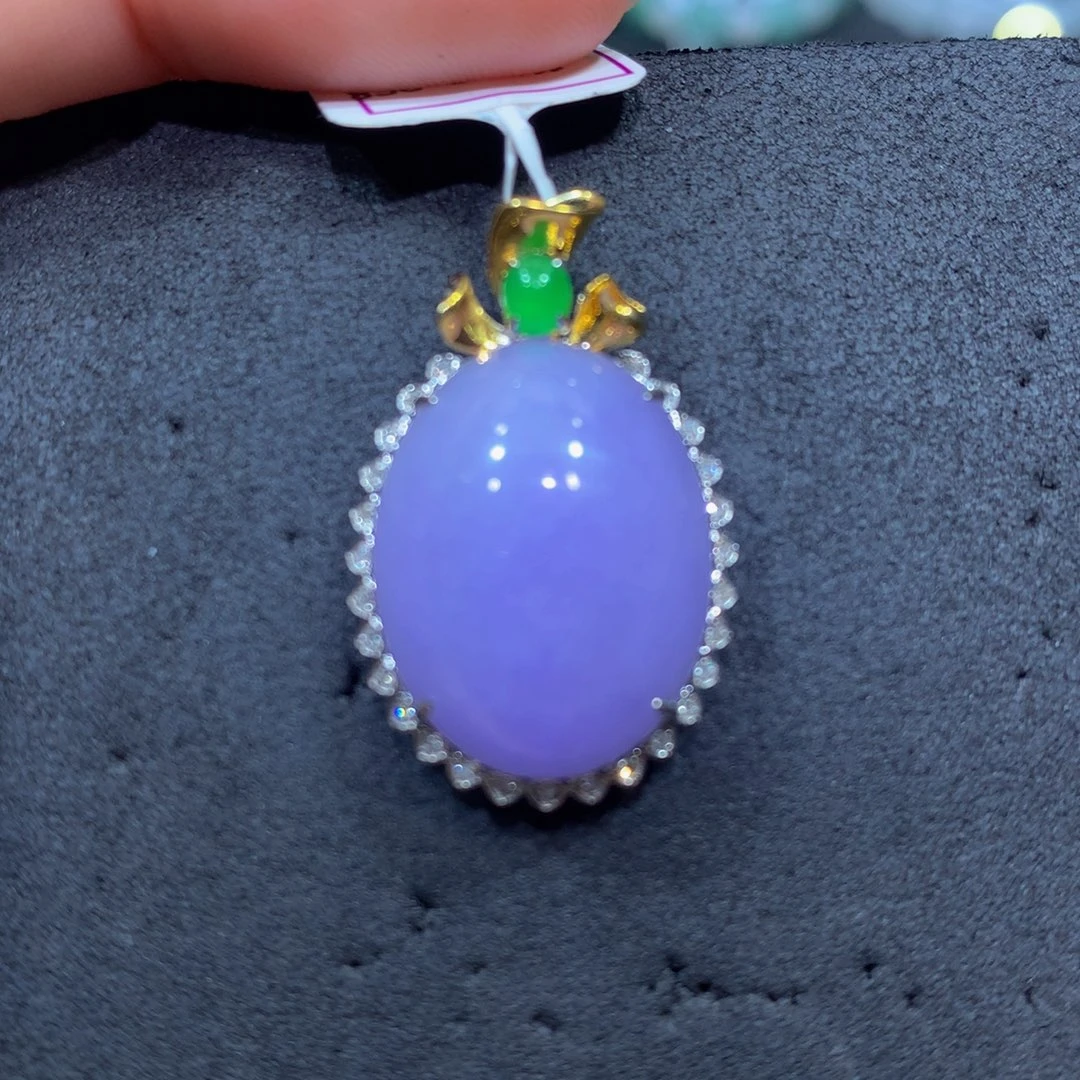 翡翠18K金镶嵌颈饰翡翠