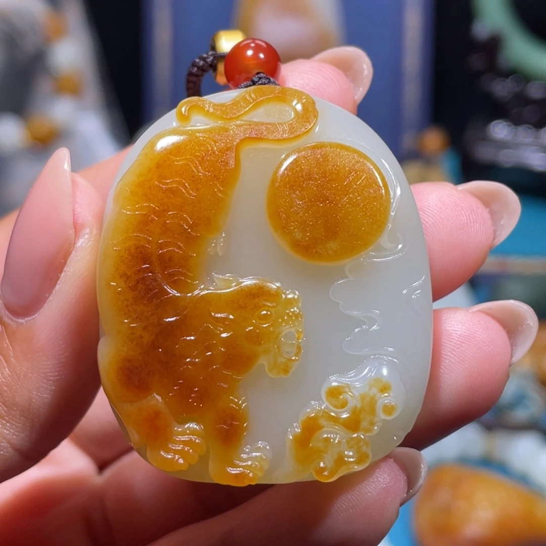 和田玉（糖玉）未镶嵌颈饰