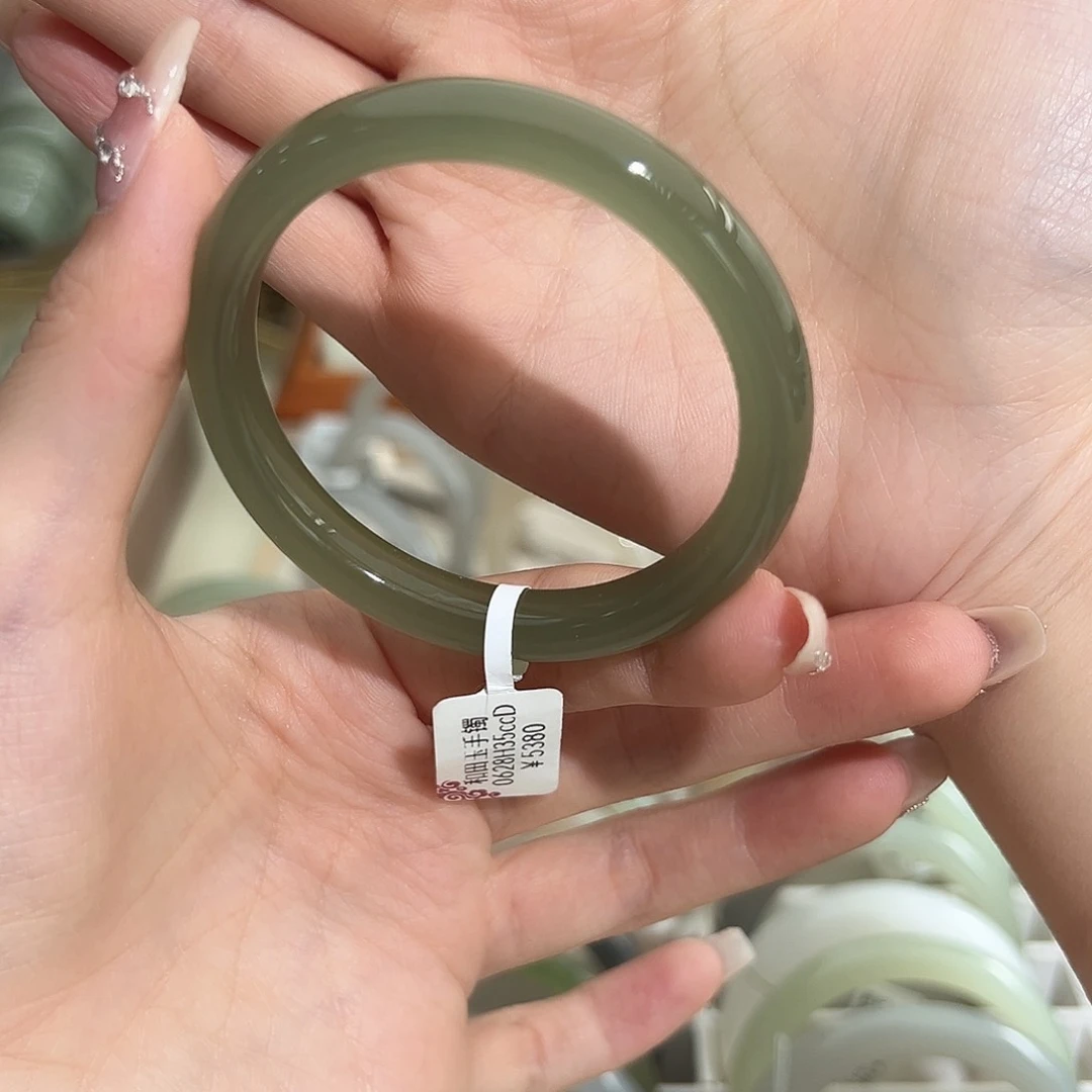 和田玉手镯未镶嵌52 53