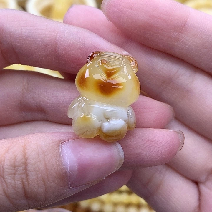 蜜蜡未镶嵌珠宝奇石