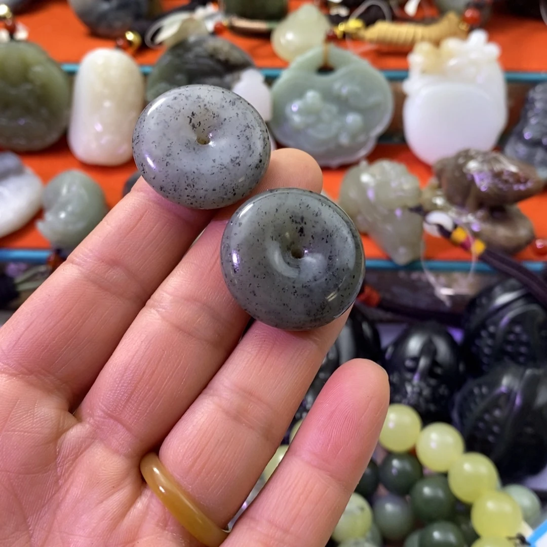 B***.和田玉未镶嵌手链