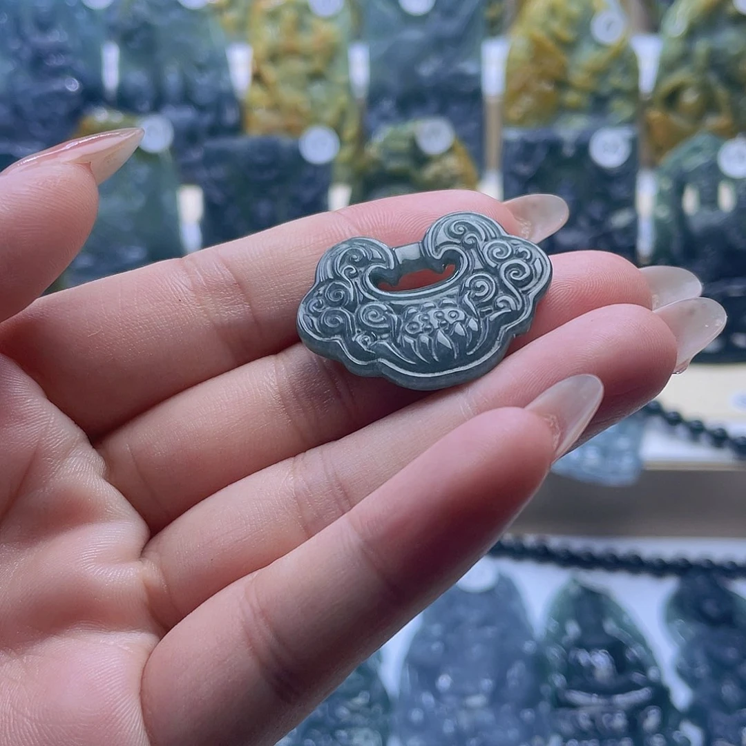 翡翠未镶嵌颈饰翡翠未镶嵌