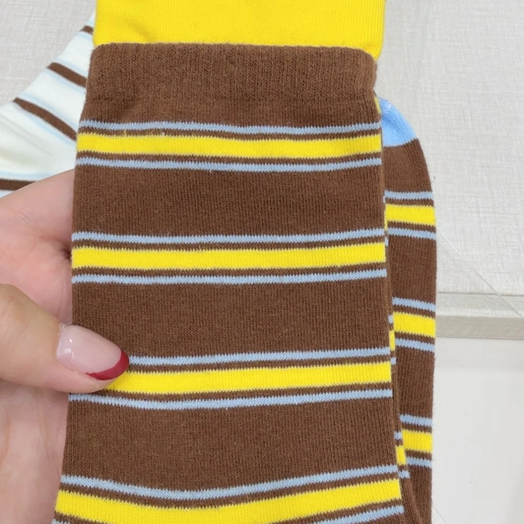 棉氨26号袜子和一个大