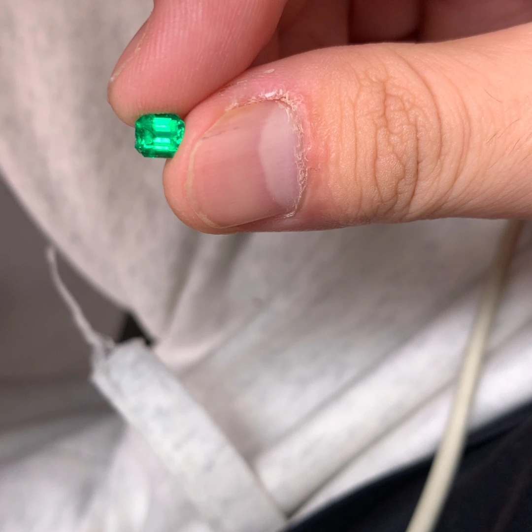 祖母绿裸石裸石68分
