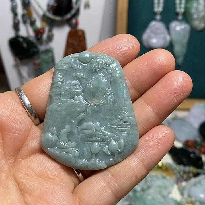 翡翠未镶嵌吊坠(赠链)