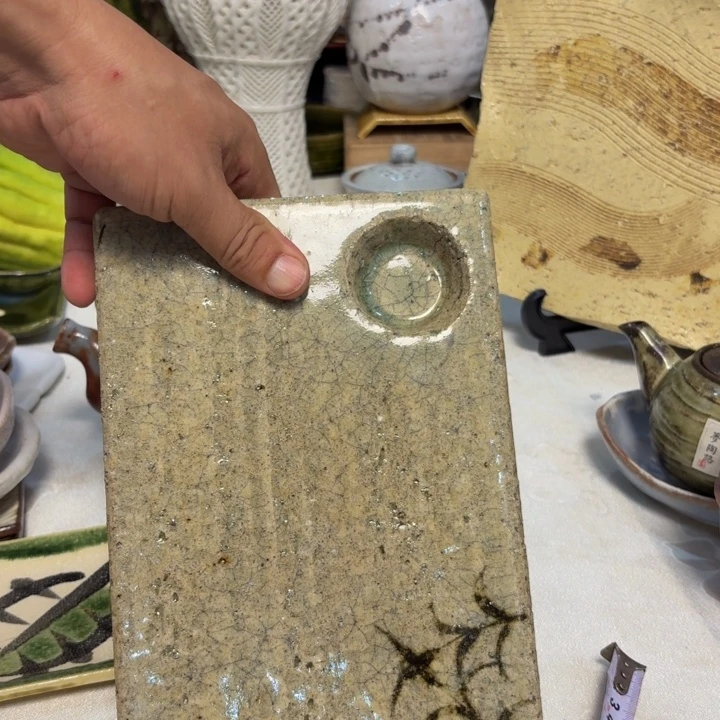 陶泥瑕疵盘子一个
