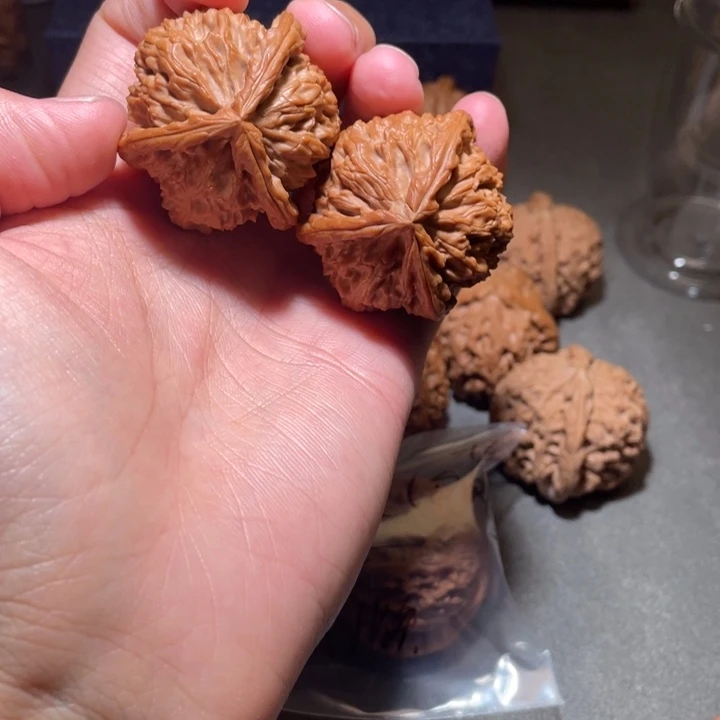吊坠文玩核桃白狮咩咩本