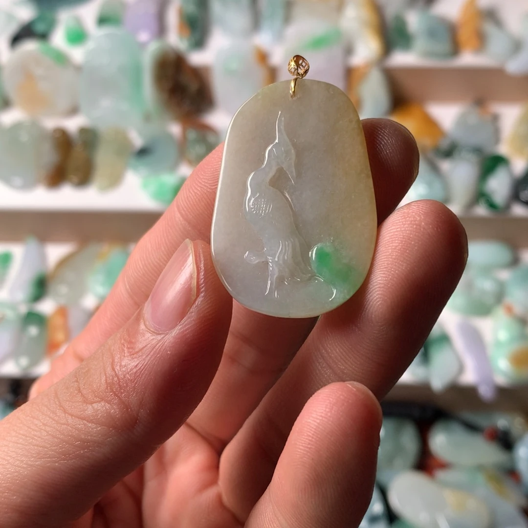 翡翠18K金镶嵌颈饰鹤