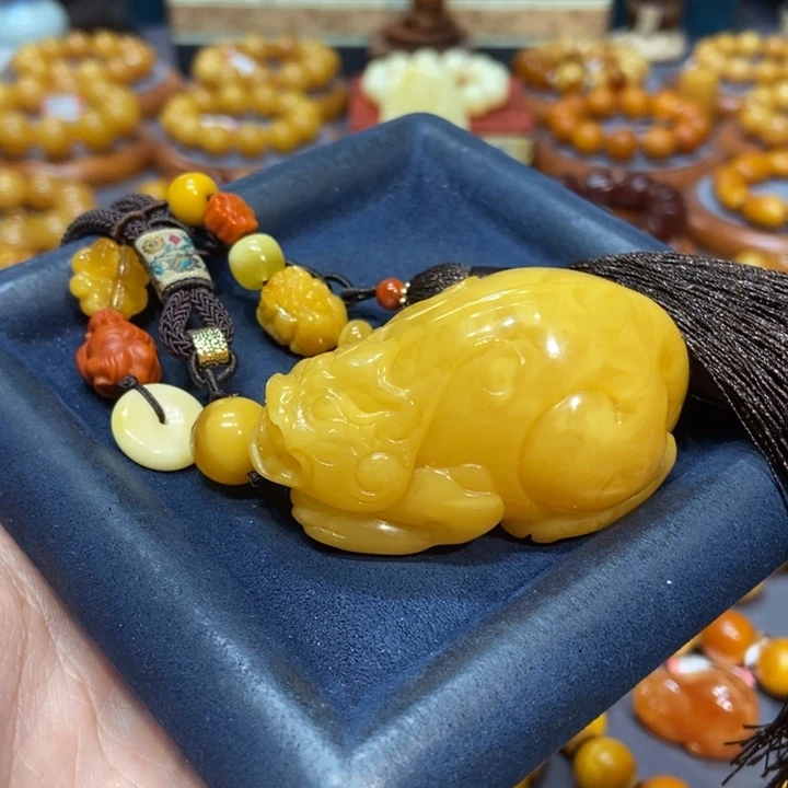 未镶嵌吊坠(赠链)琥珀蜜蜡