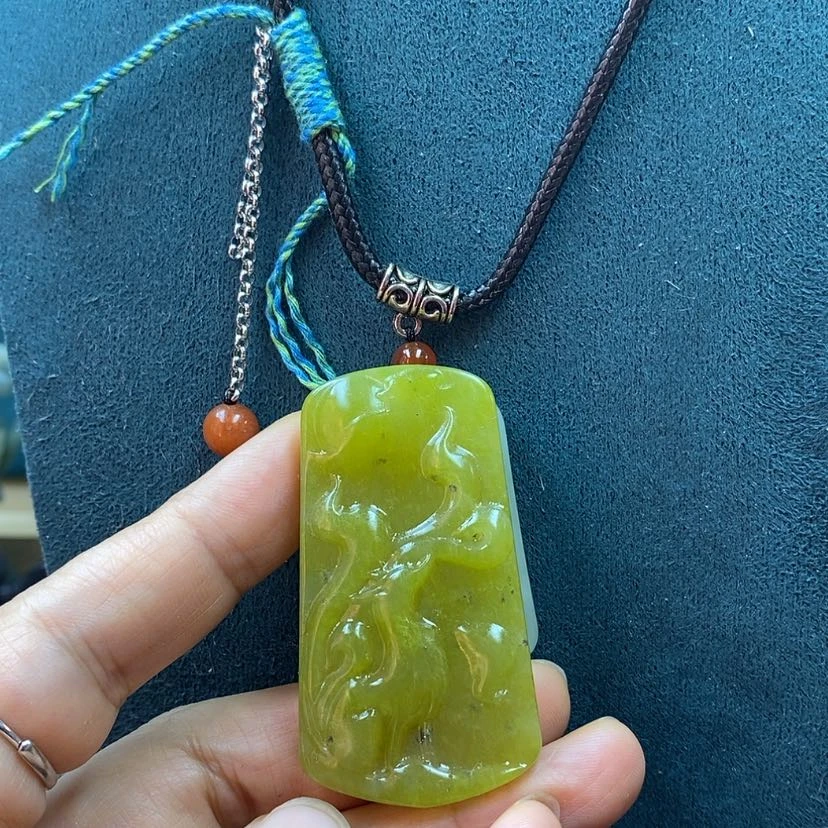 【闪购商品】蛇纹石玉吊坠未镶嵌