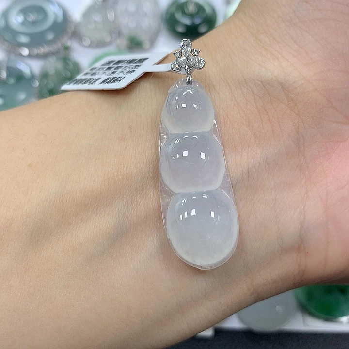 翡翠18K金镶嵌颈饰纯天然缅甸翡翠 豆子