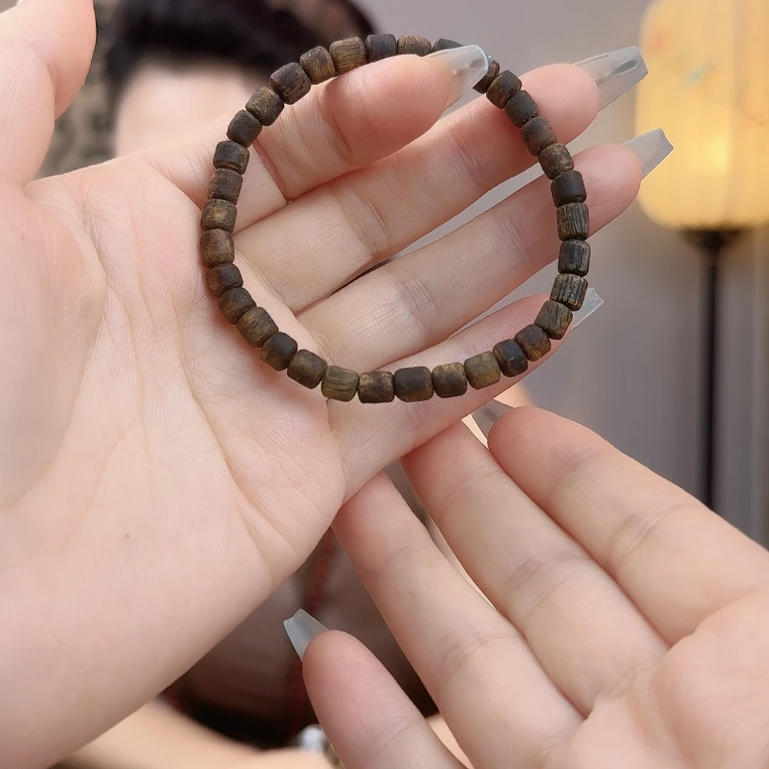 沉香碎屑沉香种植绿奇楠随形