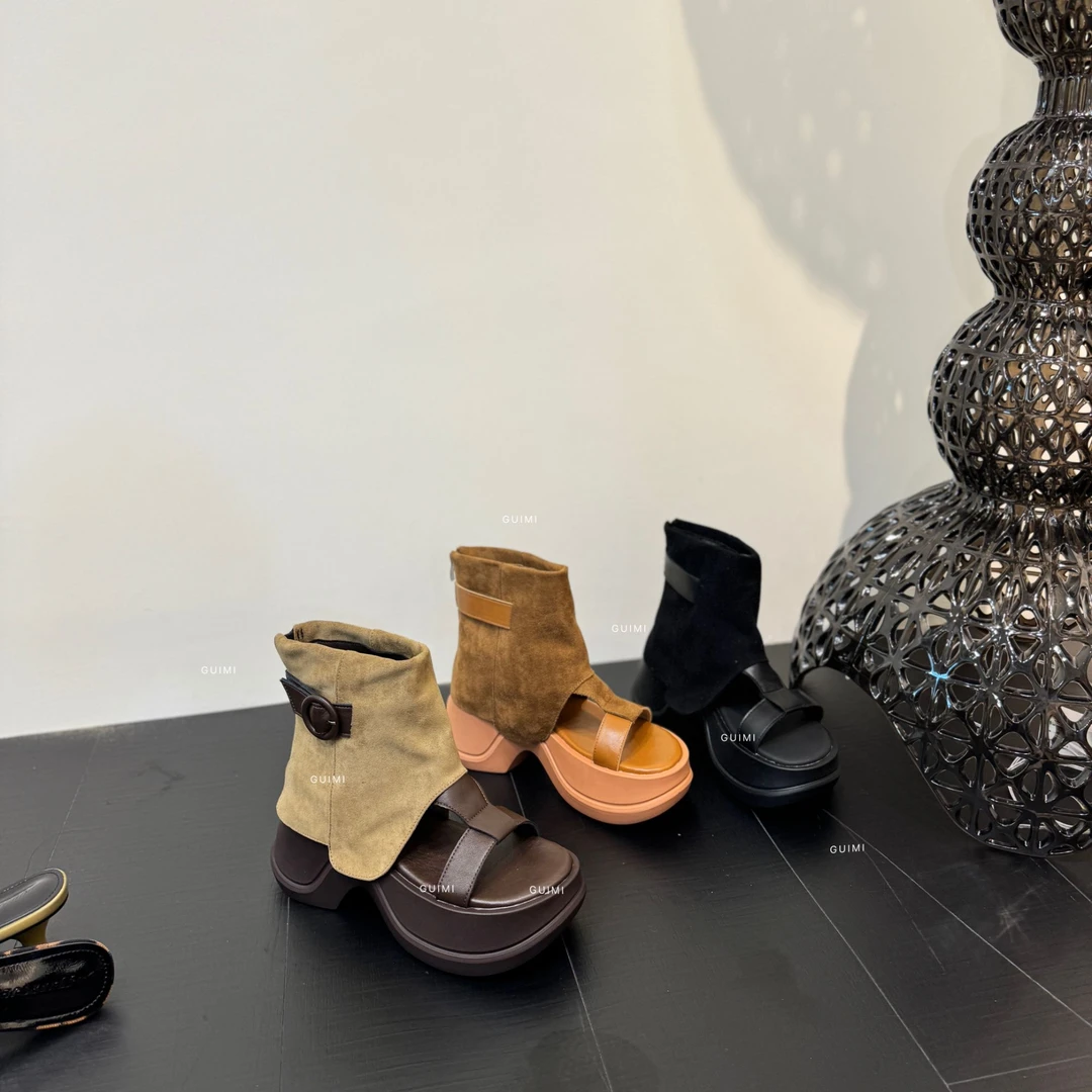 闺蜜家~拼色罗马风女休闲风中跟时装凉鞋复古平底高质感穿搭