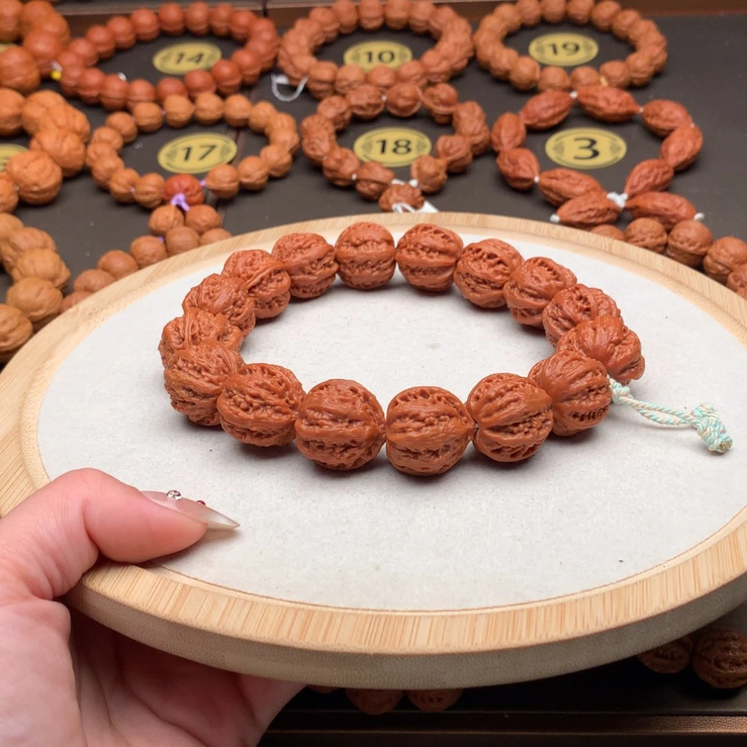 手串文玩核桃红皮八棱