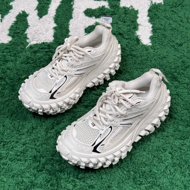 99新 Balenciaga/巴黎世家 Defender白色 轮胎鞋 36码