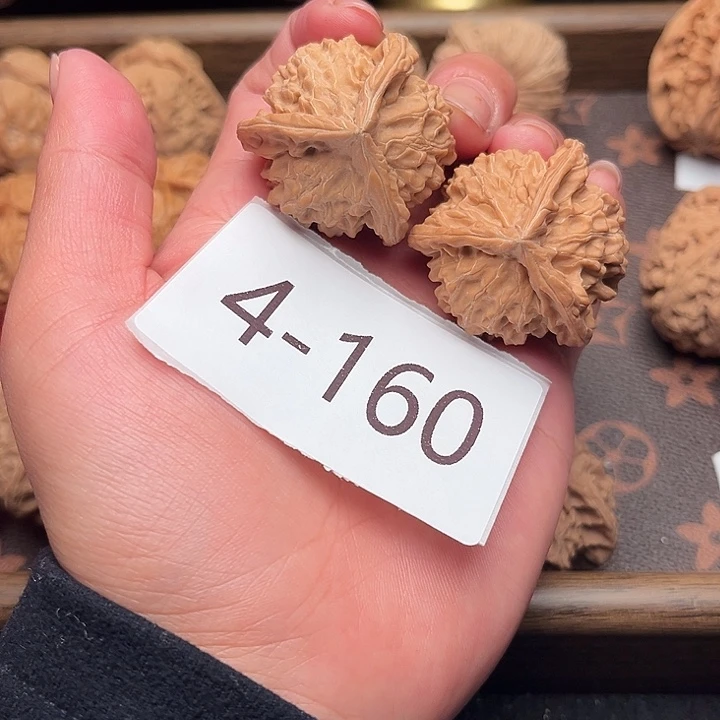 ****文玩核桃把件36全品盘山三棱4160