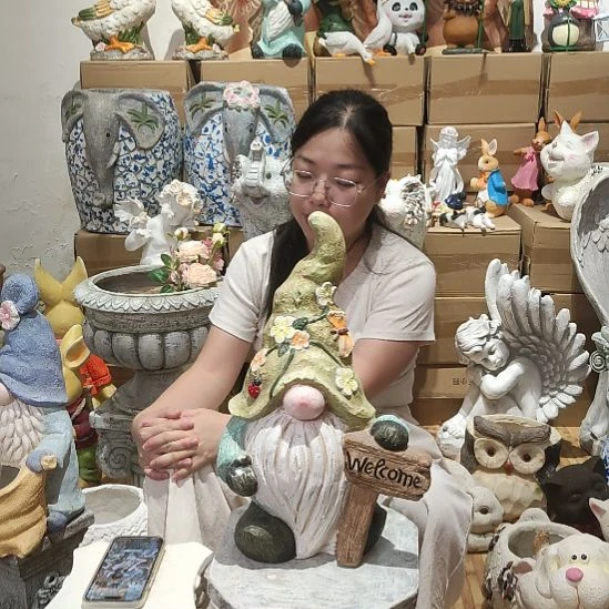 合成树脂氧化镁欢迎牌地精摆件一个