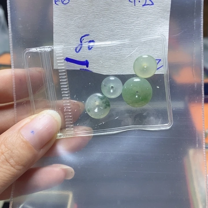 梅***坊定制翡翠未镶嵌不退