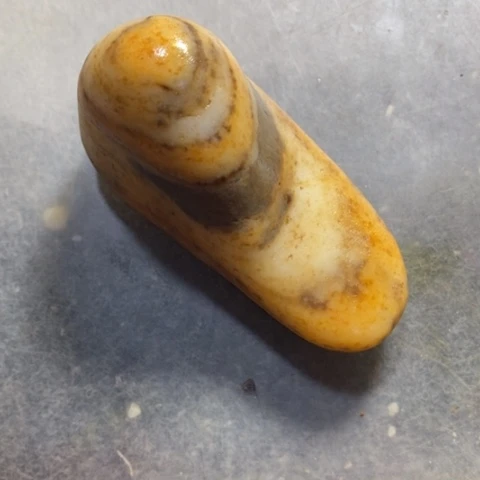 未镶嵌和田玉（糖玉）挂件坐***斗