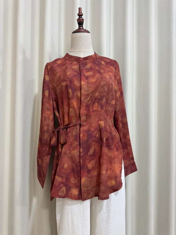 短款侧腰带碎花衬衣