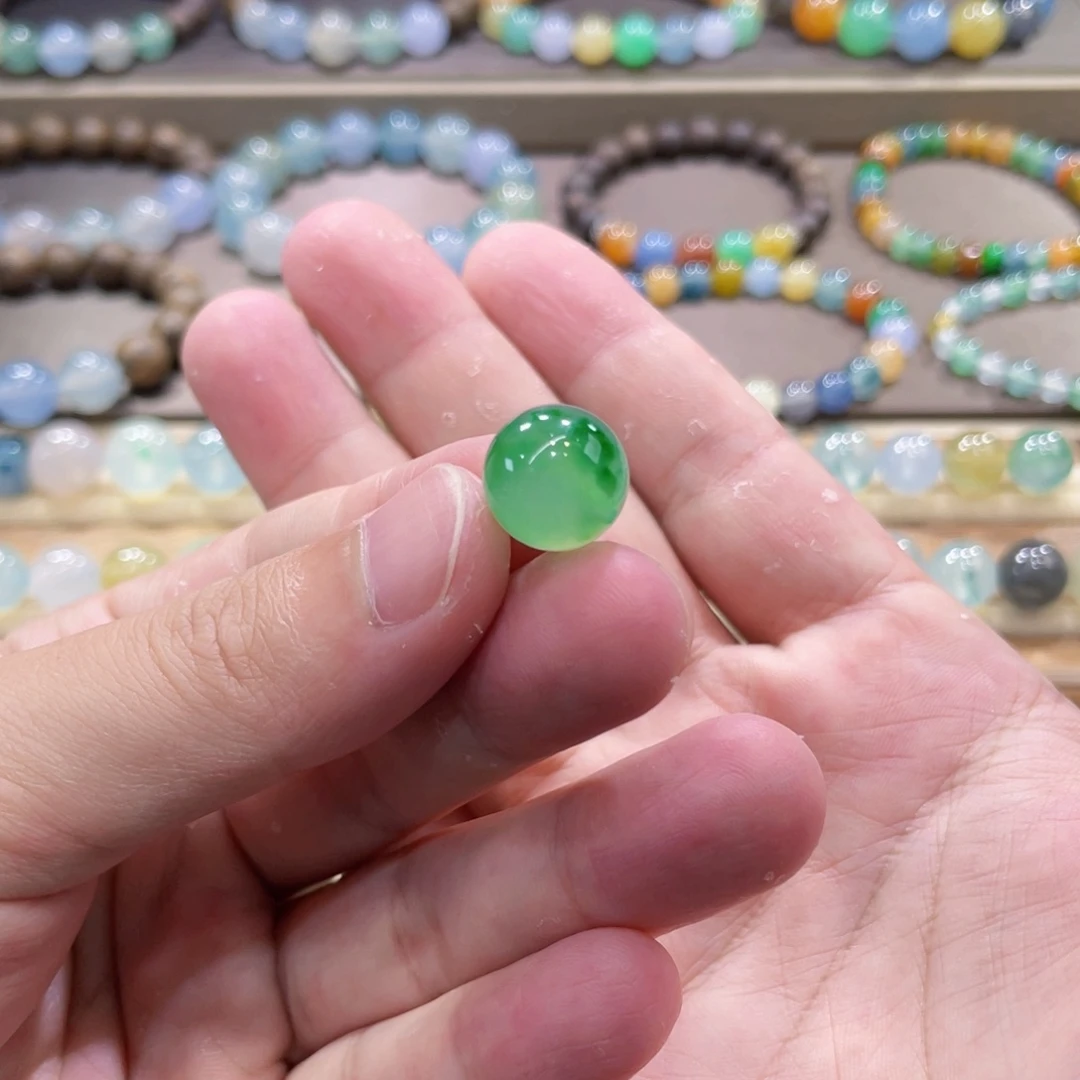 翡翠未镶嵌手链冰绿