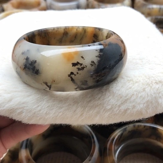 石英质玉未镶嵌手镯福利54口径480米