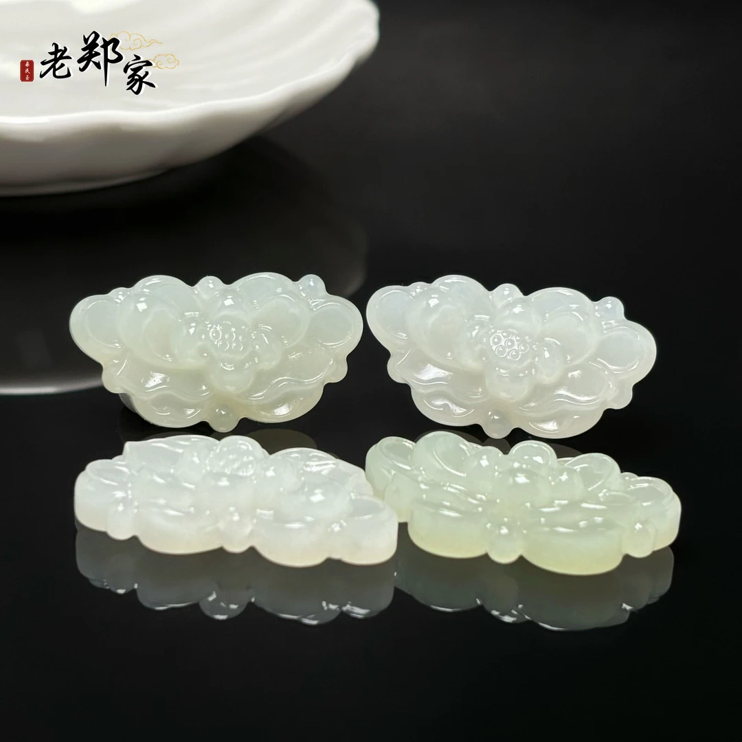 【老郑家】和田玉花挂件  多样性发1件 约20*38*9mm