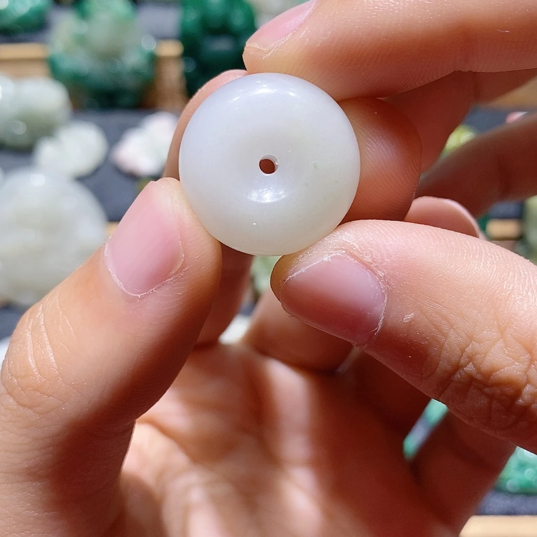 独山玉未镶嵌吊坠