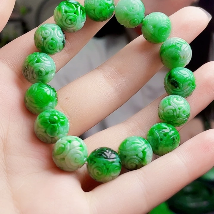 翡翠未镶嵌颈饰多样性