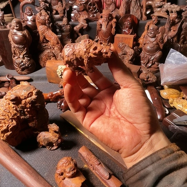 伊***尹檀香紫檀（小叶紫檀）