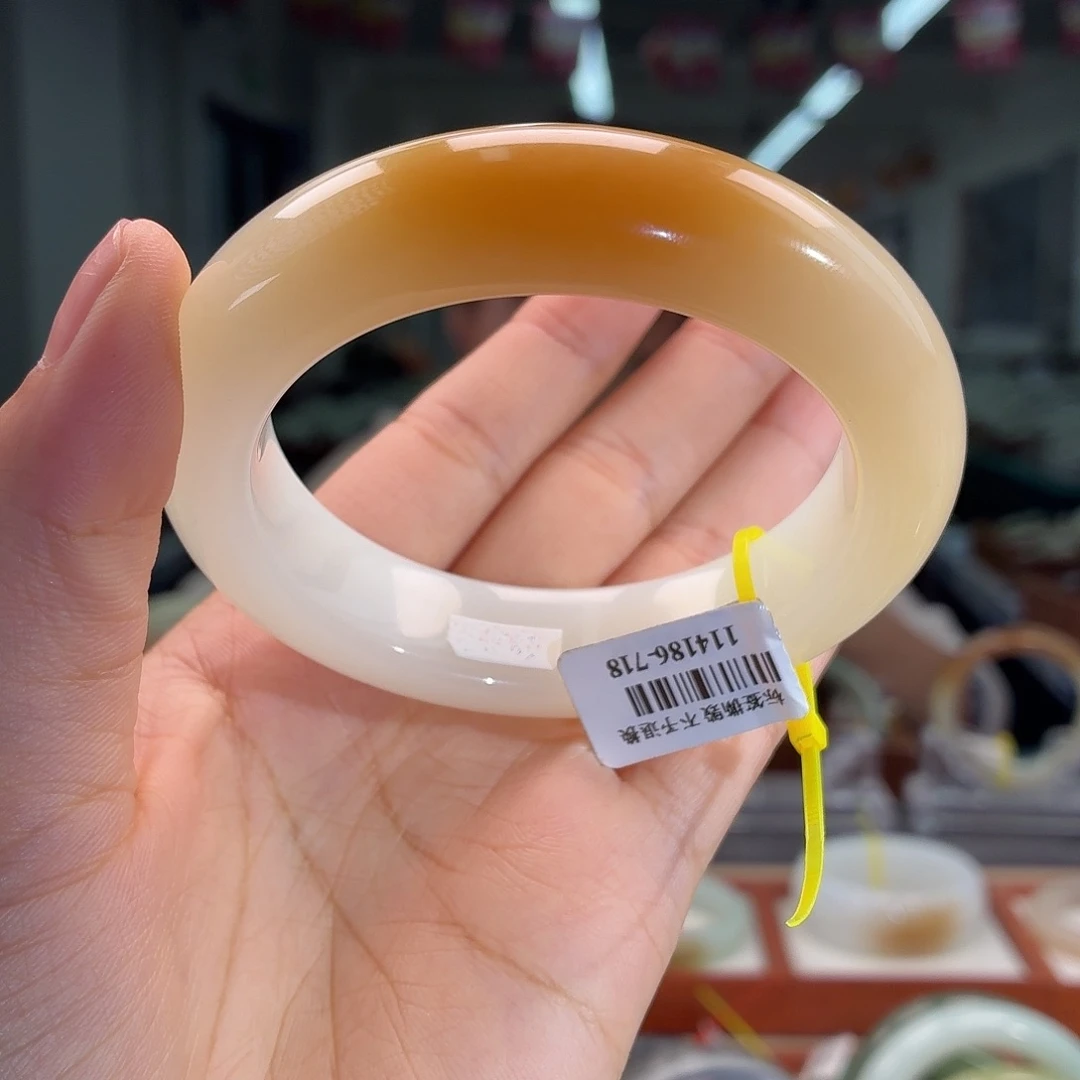 爱***谁和田玉手镯未镶嵌