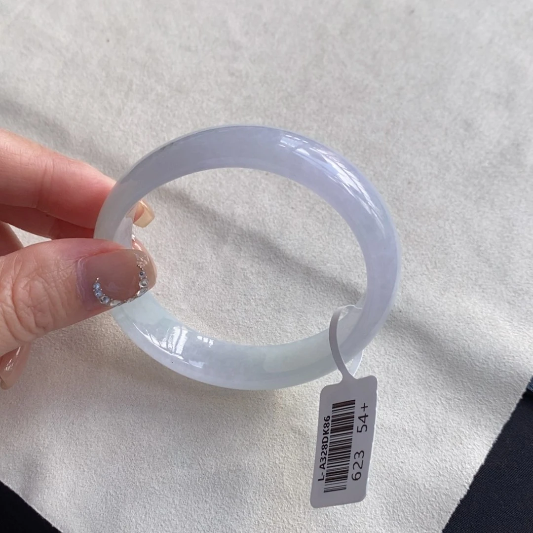 翡翠手镯未镶嵌翡翠