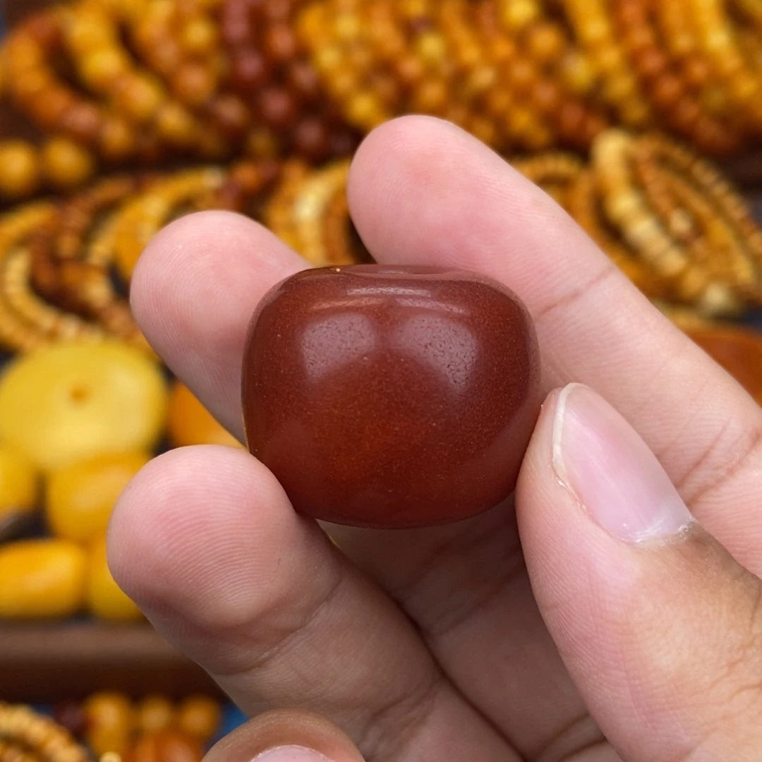 未镶嵌琥珀珠宝奇石