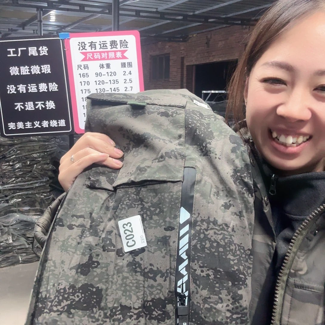 190加绒瑕疵外套 023。