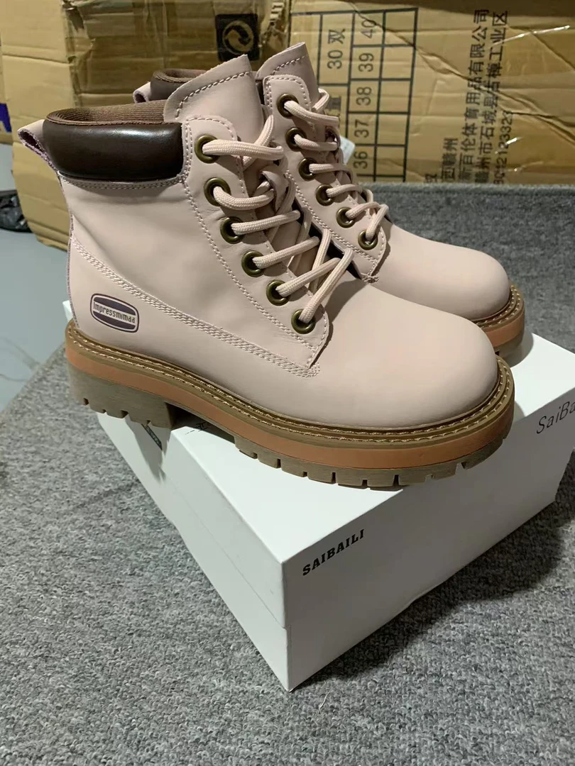高品质 秋冬 真皮女鞋马丁靴6801