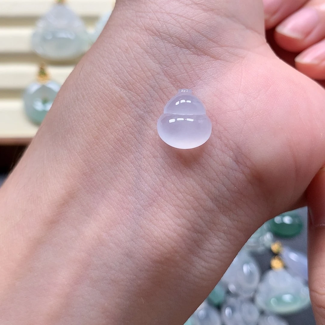 翡翠未镶嵌颈饰天然缅甸a货翡翠葫芦