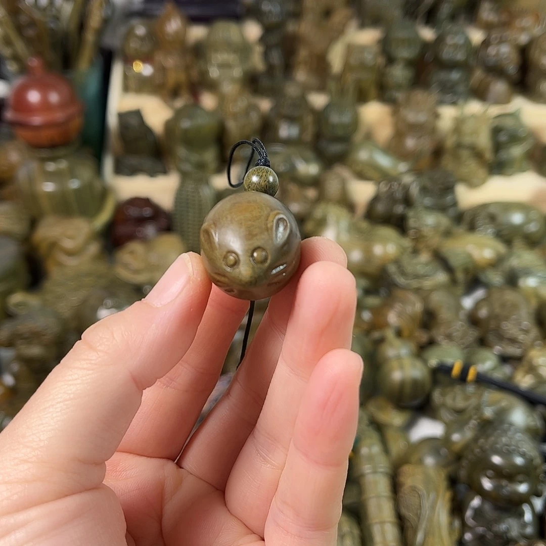 维腊木（绿檀）牛*果鼠手机挂