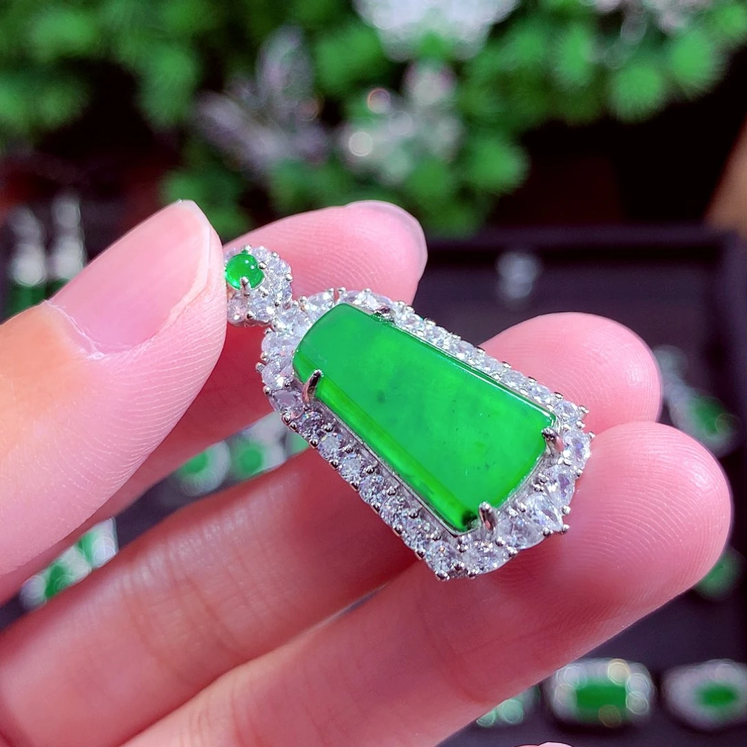 颈饰未镶嵌翡翠天然