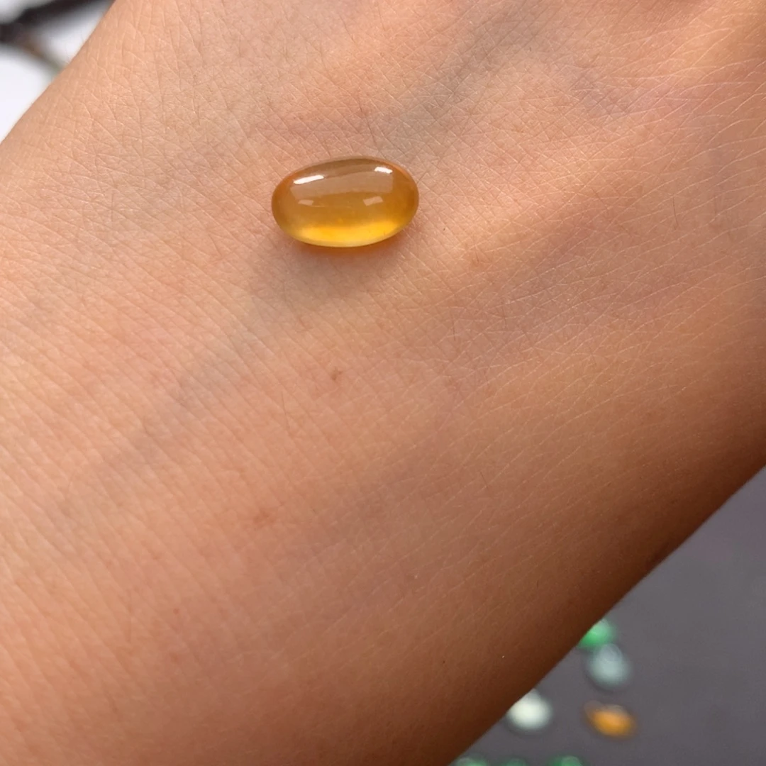 好***强散珠翡翠鸡油黄翡蛋面